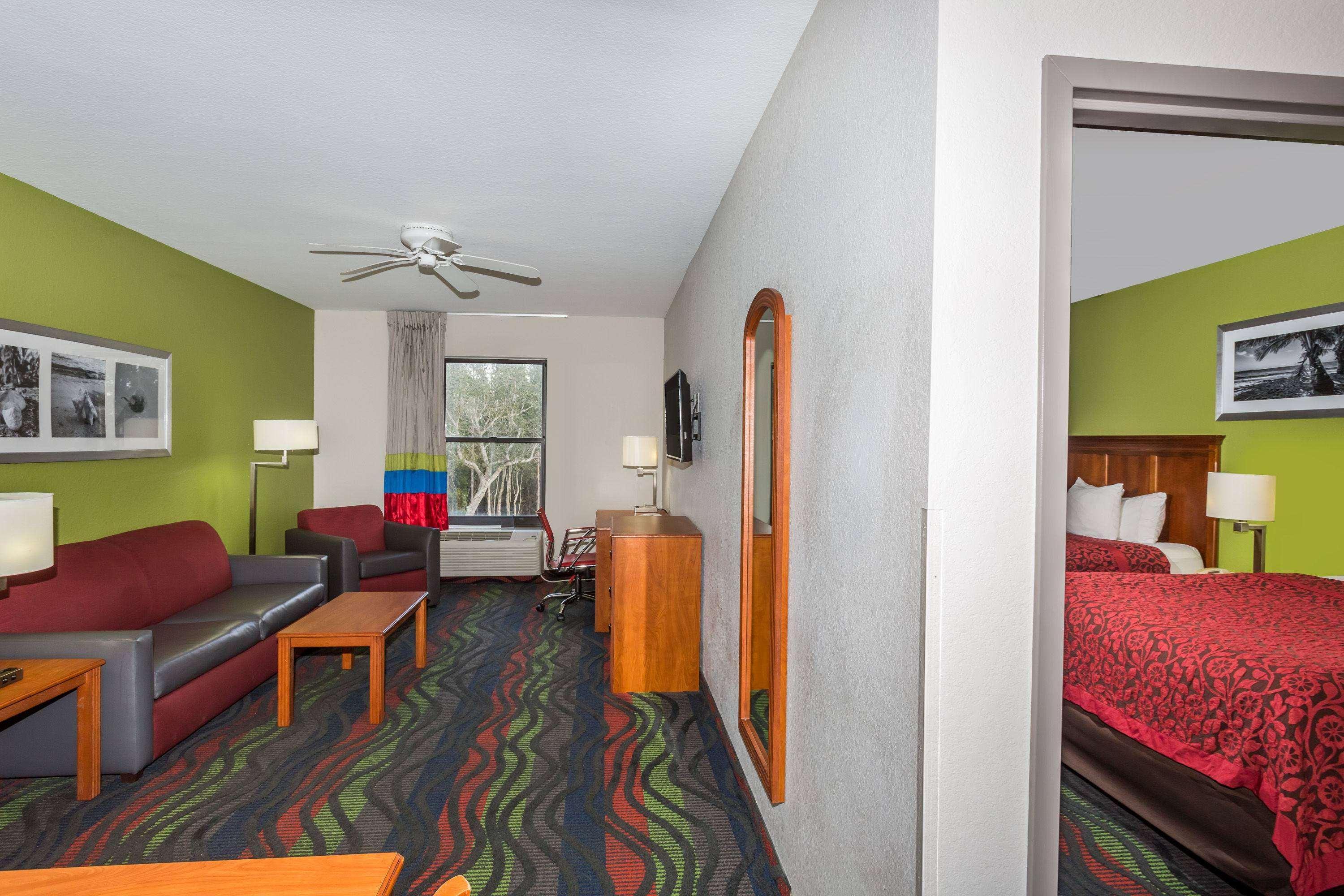 Days Inn & Suites By Wyndham Fort Myers Near Jetblue Park Luaran gambar