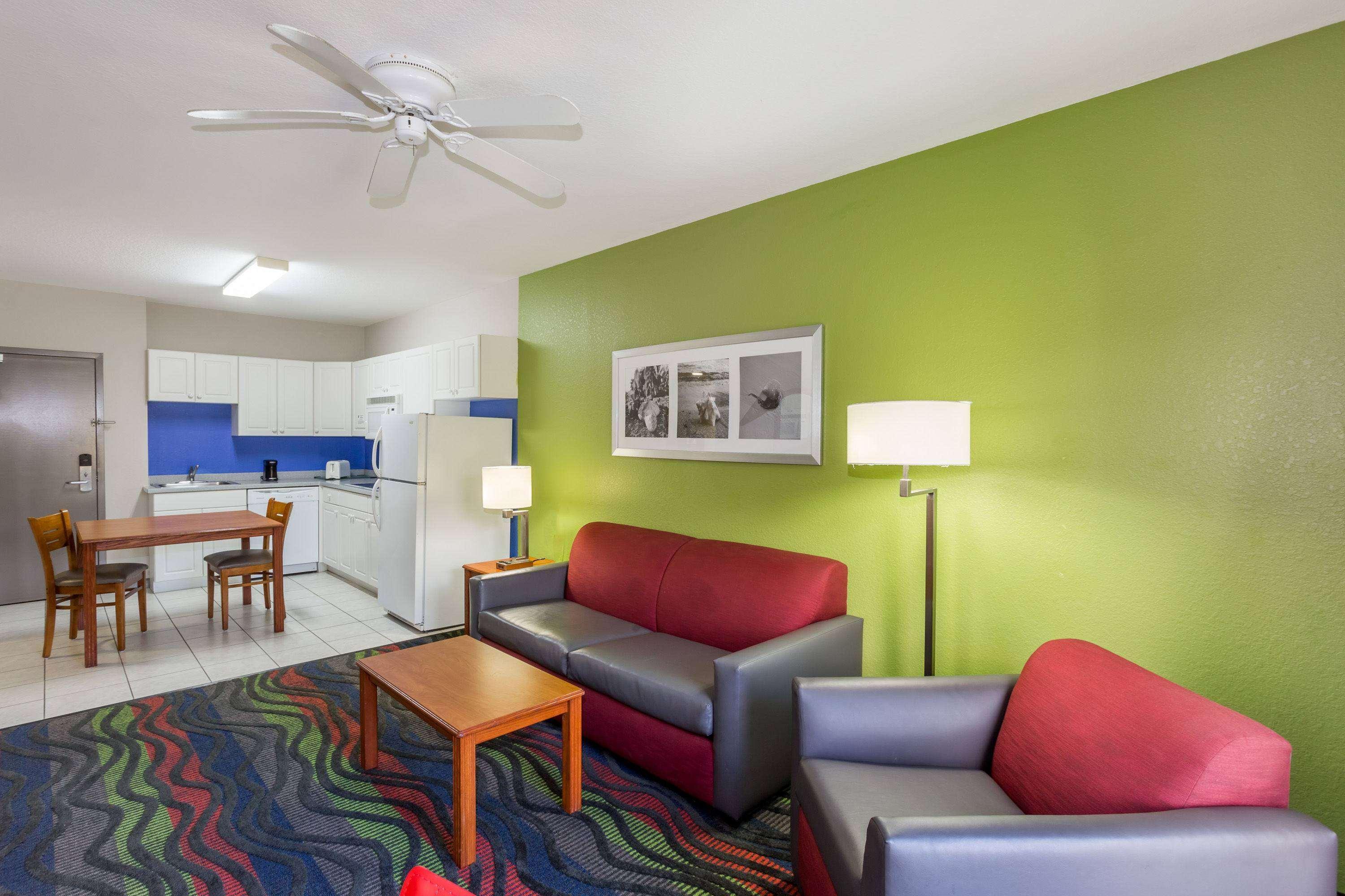 Days Inn & Suites By Wyndham Fort Myers Near Jetblue Park Luaran gambar