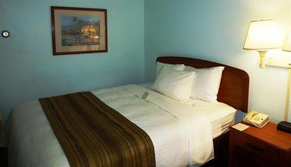 Days Inn & Suites By Wyndham Fort Myers Near Jetblue Park Luaran gambar