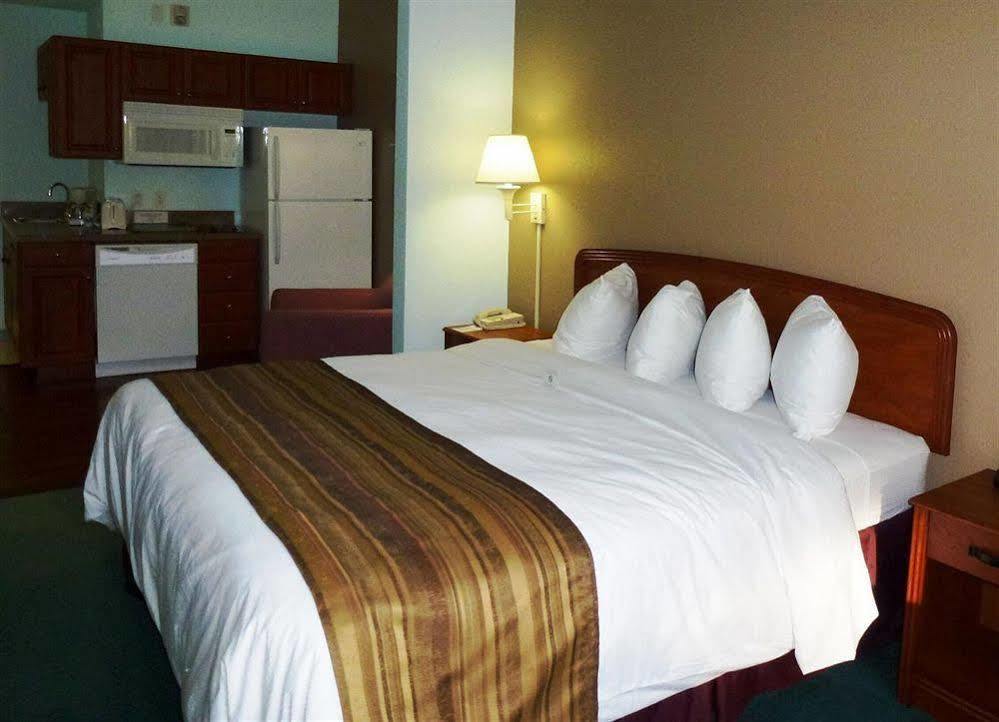 Days Inn & Suites By Wyndham Fort Myers Near Jetblue Park Luaran gambar