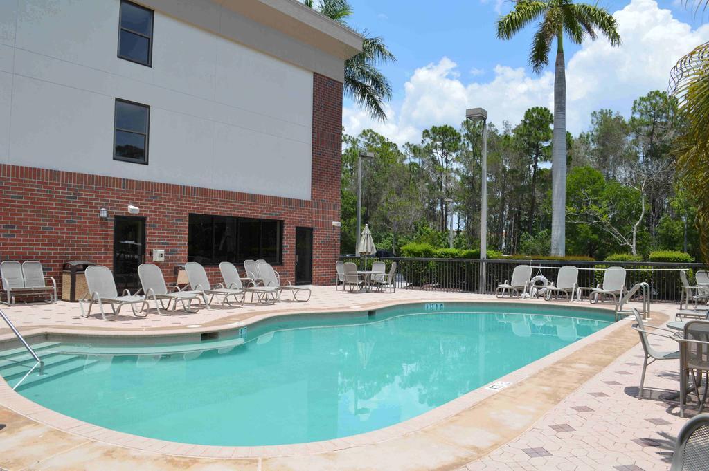 Days Inn & Suites By Wyndham Fort Myers Near Jetblue Park Luaran gambar